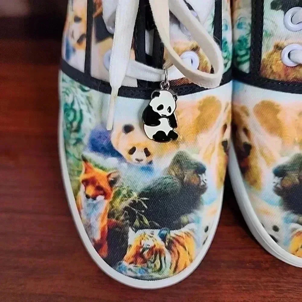 THE Bradford Exchange Animal Kingdom Canvas shoes. Size 8 - Picture 11 of 16